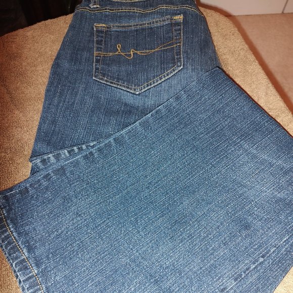 Jeans - Picture 1 of 2